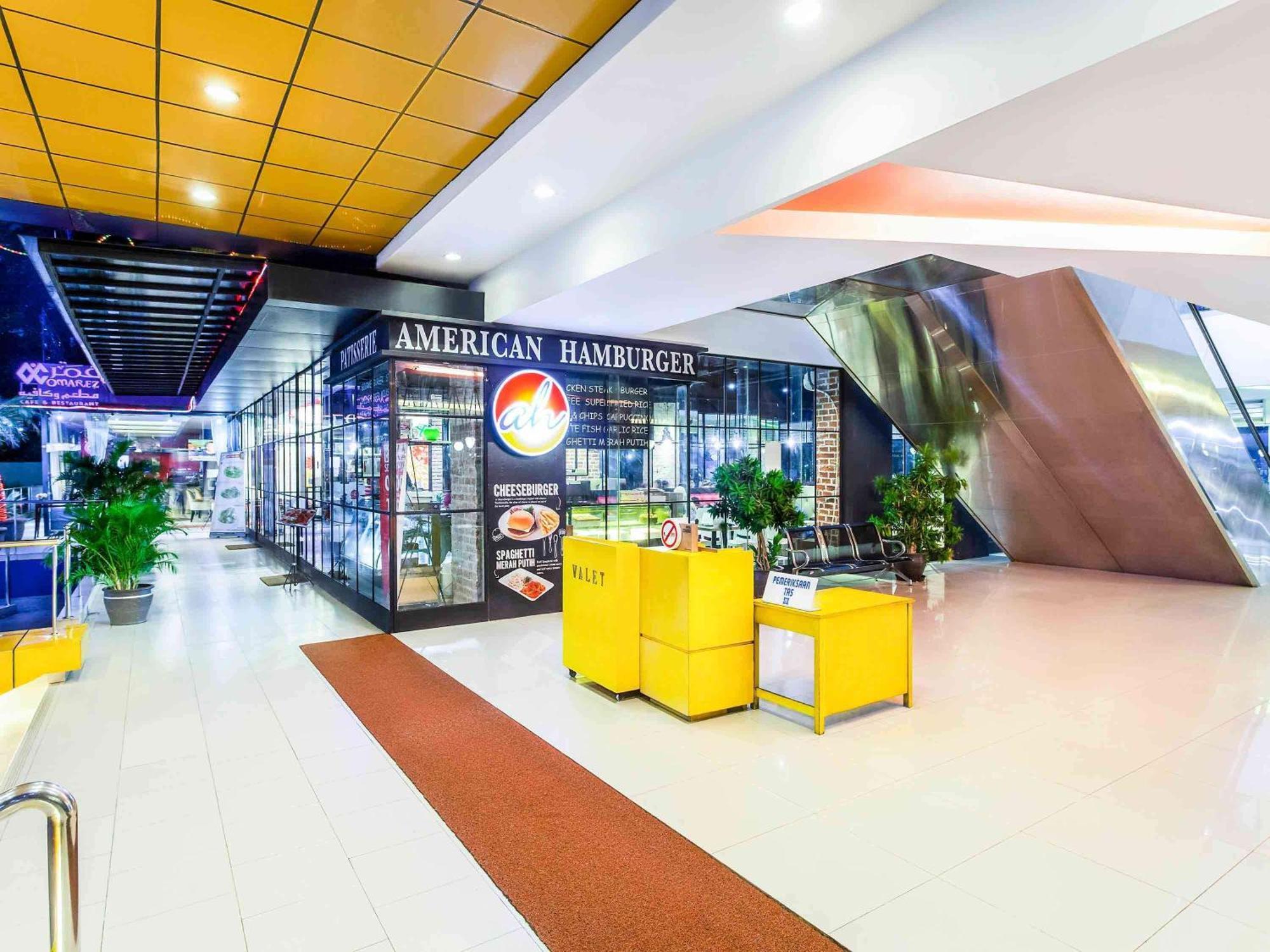 Ibis Budget Jakarta Cikini Zewnętrze zdjęcie