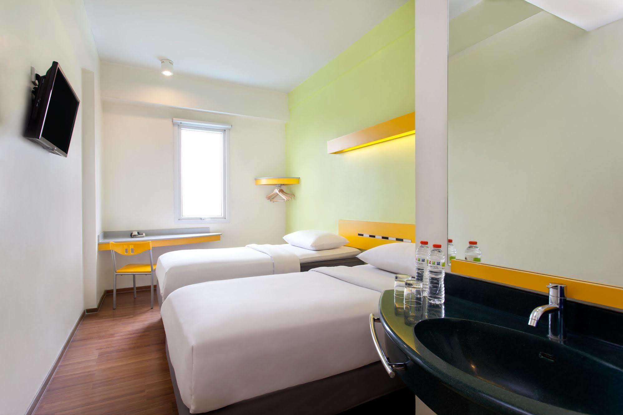Ibis Budget Jakarta Cikini Zewnętrze zdjęcie